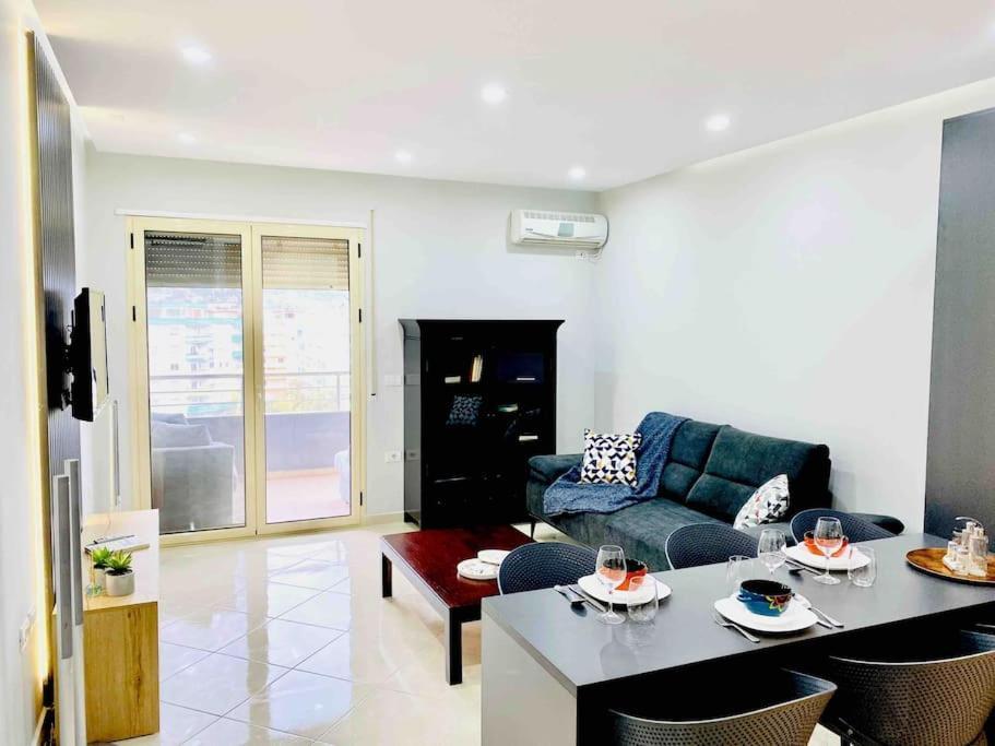 Palm - Perfect Location And Sea View. Wlora