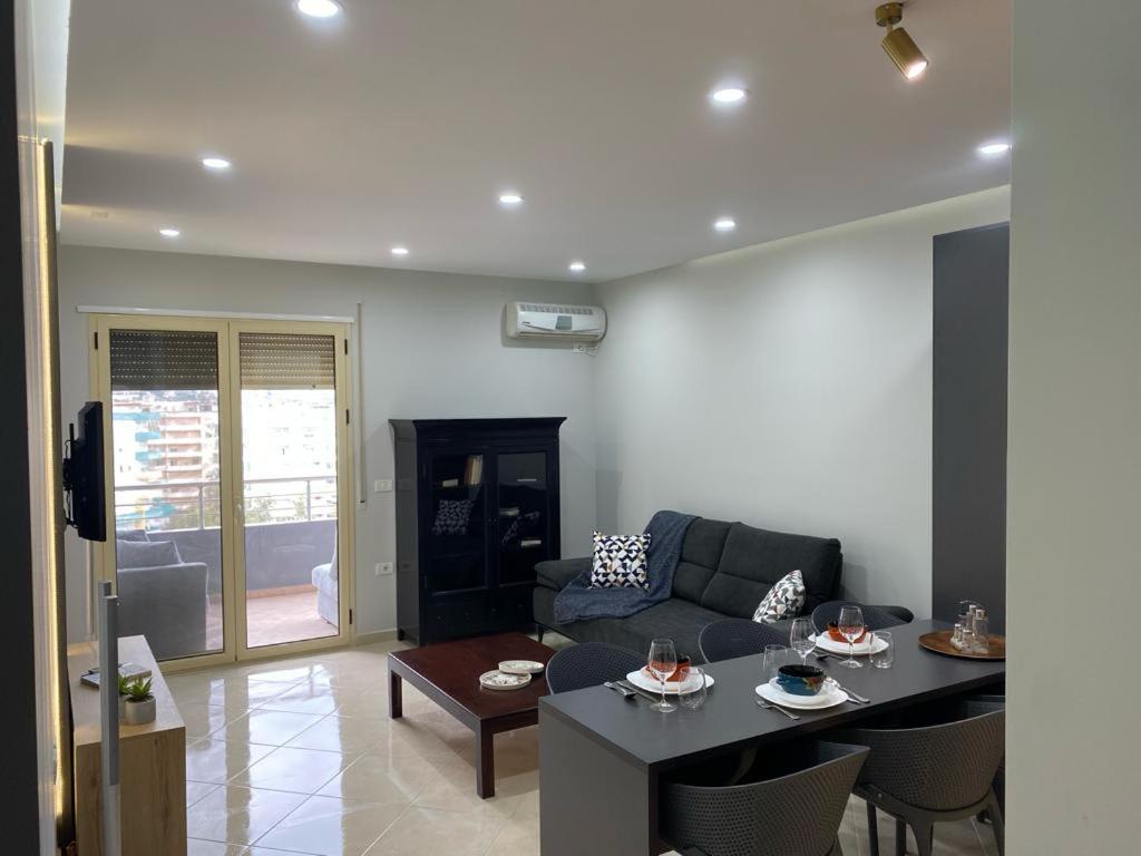Palm - Perfect Location And Sea View. Apartament Wlora